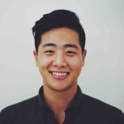 Oliver Tang headshot